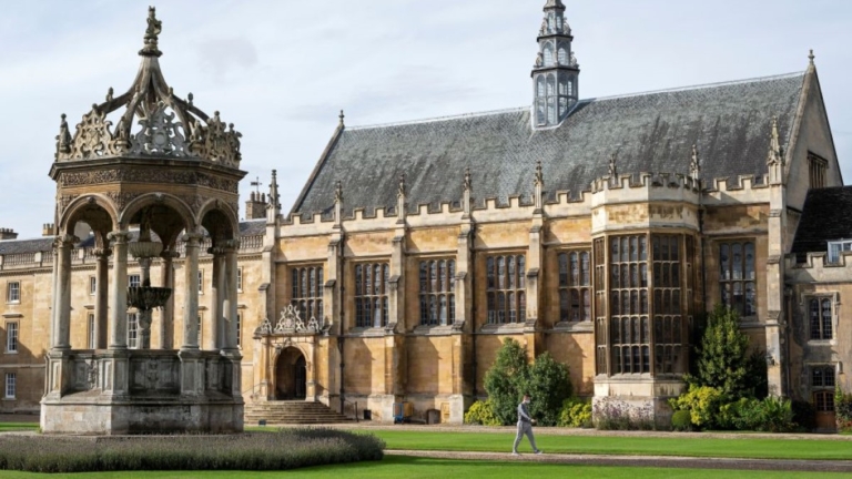 英國大學收取共軍資金 調查：華為是最大來源
