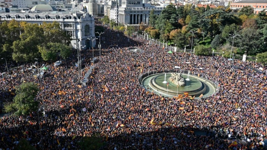 不滿總理特赦獨派 西班牙馬德里17萬人大遊行