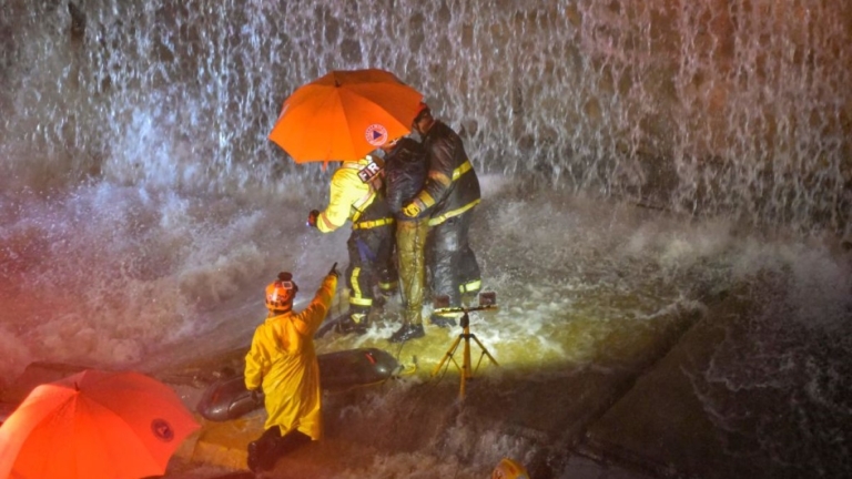 多明尼加暴風雨引洪水至少21死 逾萬人迫遷