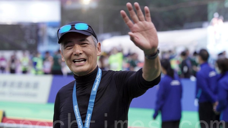 周潤發首度挑戰半馬拉松賽 成績驚人
