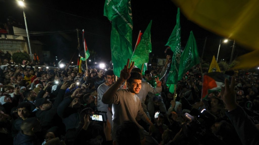 巴勒斯坦人獲釋後擁抱哈馬斯旗幟 外界擔憂