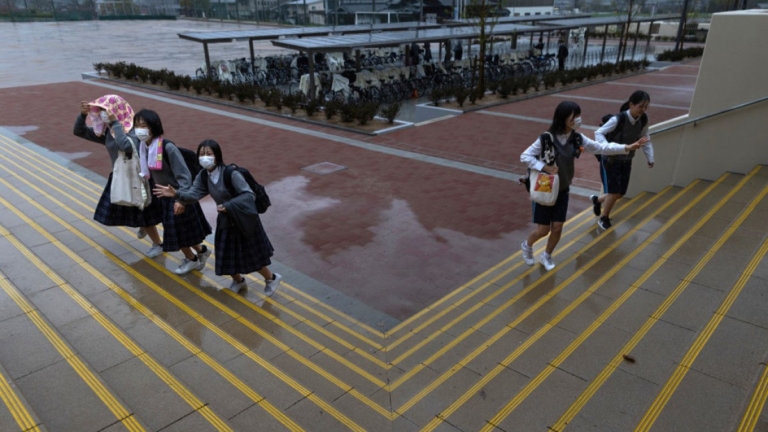 日本少子女化 短大學生數30年來銳減約84%