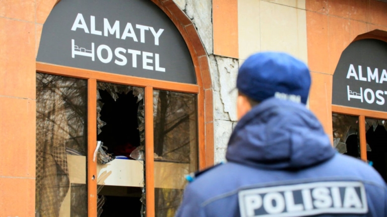 哈薩克第一大城旅館黎明前火災 至少13人喪命