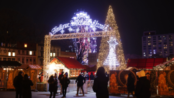 歐洲多地彩燈迎聖誕 傳遞溫馨和喜悅