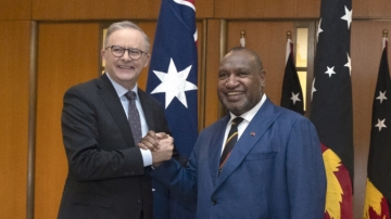 制衡中共 澳洲与巴新签署安全协议