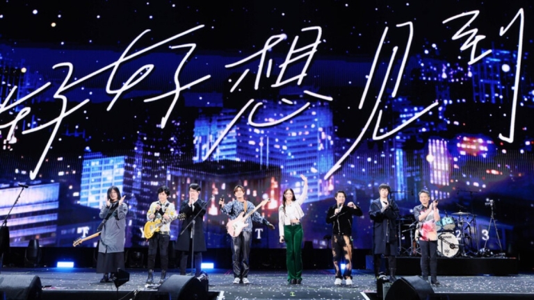五月天巴黎演唱會直播 藝人酸共媒假唱指控