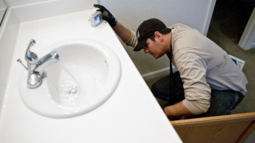 休斯頓擬出新規 鼓勵用戶自行修漏水