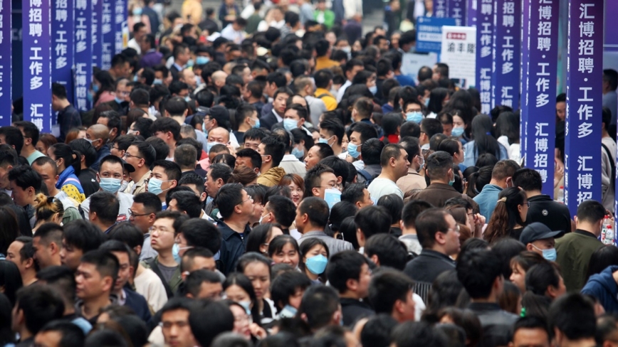 中共“优化统计”后青年失业率大降 引发群嘲