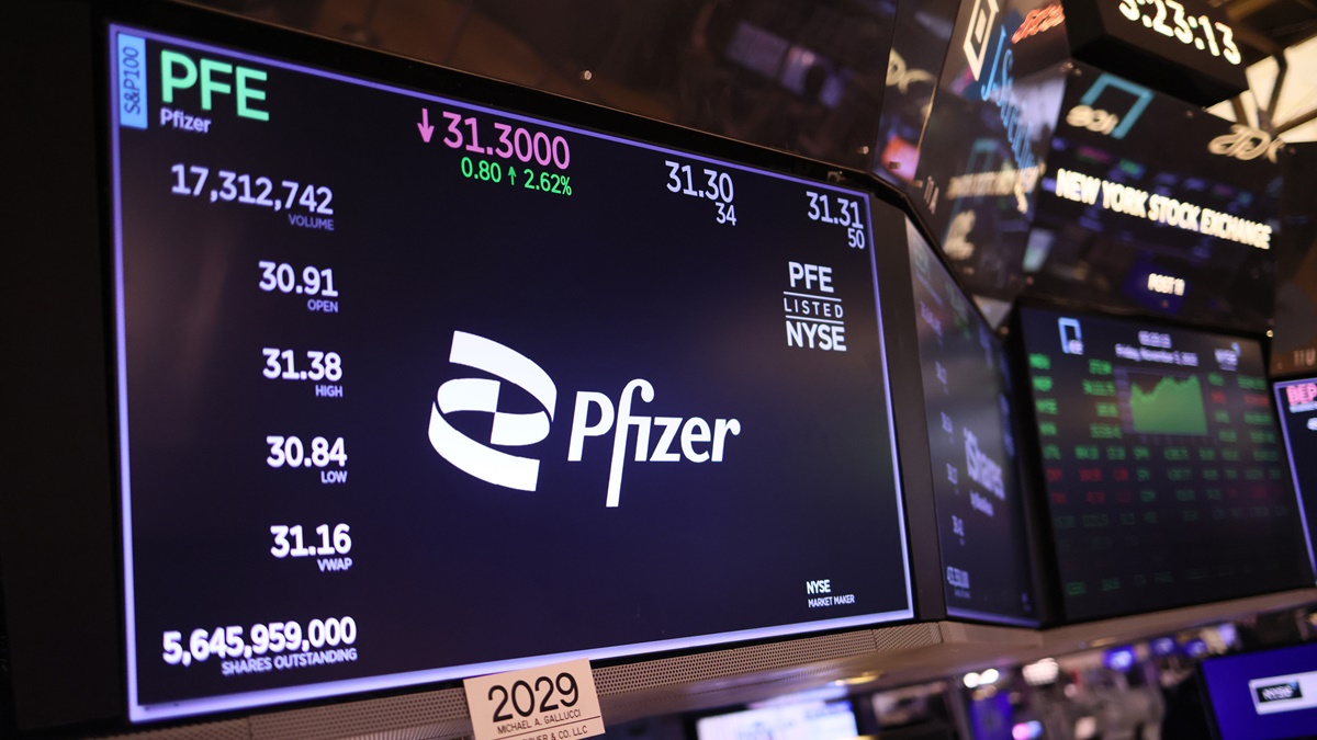 短讯】新冠疫苗需求减少辉瑞股票跌幅15年最大| 新唐人电视台