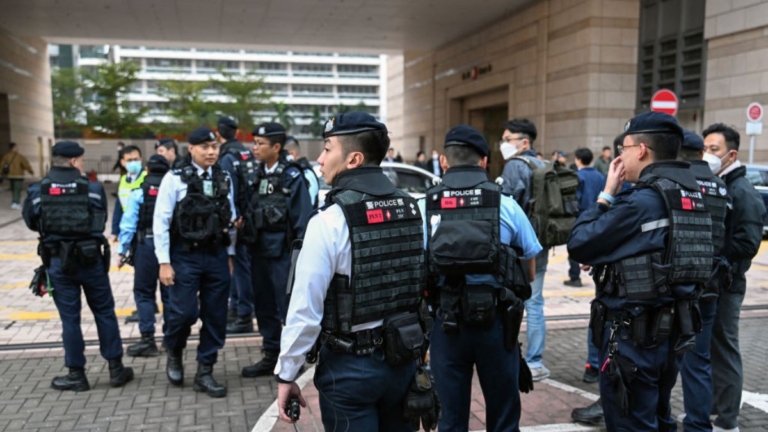 黎智英案開庭 千警荷槍實彈戒備 美英歐籲撤控