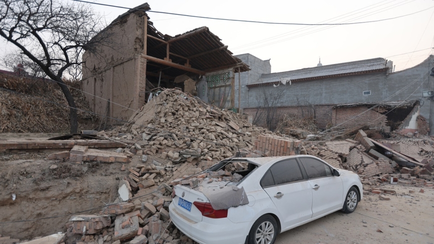 甘肃地震 一家四人被埋孩子死亡 一家五人失联