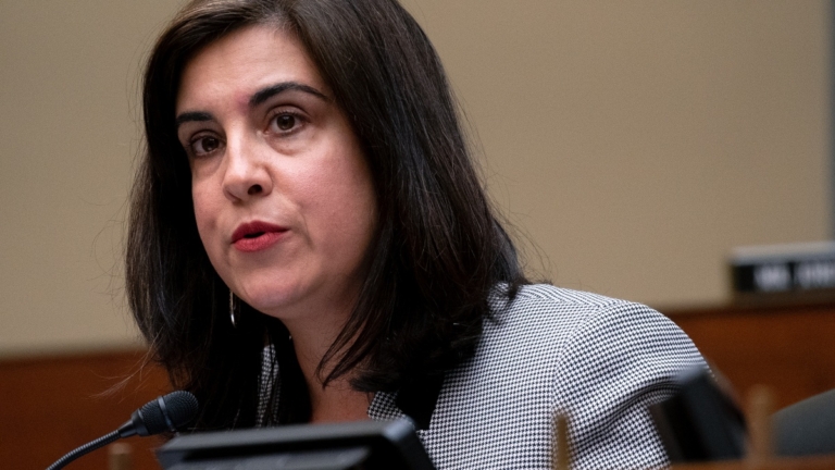 【華府專訪】眾議員Nicole Malliotakis：譴責中共干擾神韻在韓國演出