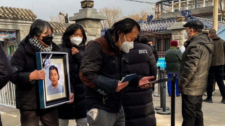 【禁聞】疫情再升溫 多地殯儀館火葬場爆滿