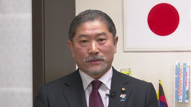 日本大阪府堺市議會議員池尻秀樹向觀眾拜年