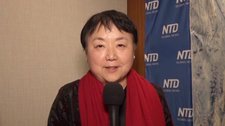 「西姐」祝賀大紀元及新唐人的讀者觀眾們新年快樂
