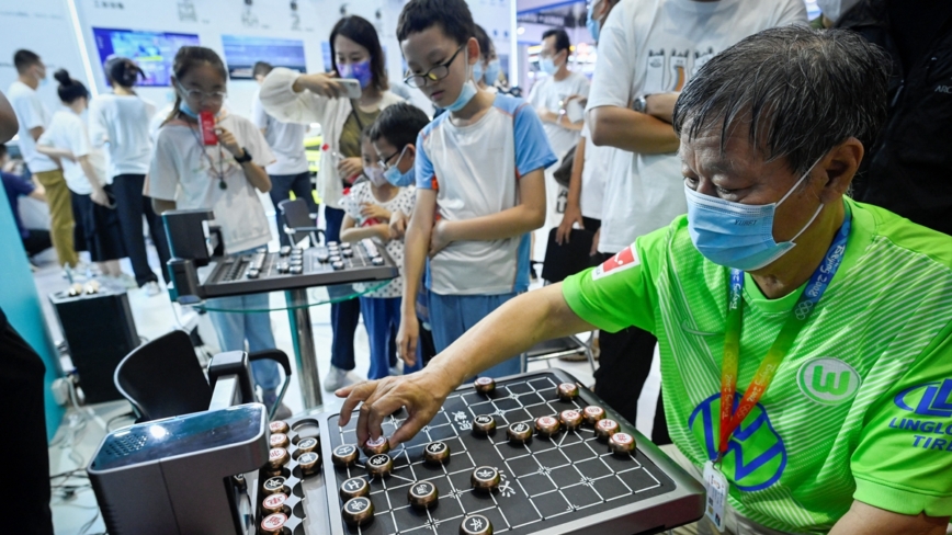 中国民间象棋冠军疑用“肛珠”作弊 引发热议