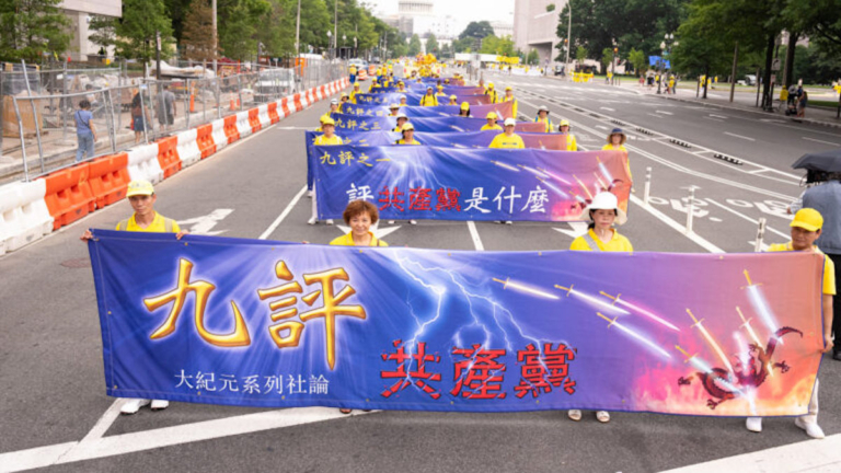 交警挨打 網民反叫好 中共失盡人心