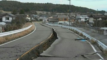 日本石川強震 道路塌陷消防車難救火 輪島大火未滅