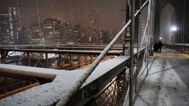 今冬首場冬季風暴襲來 美東本週末迎豪雨大雪