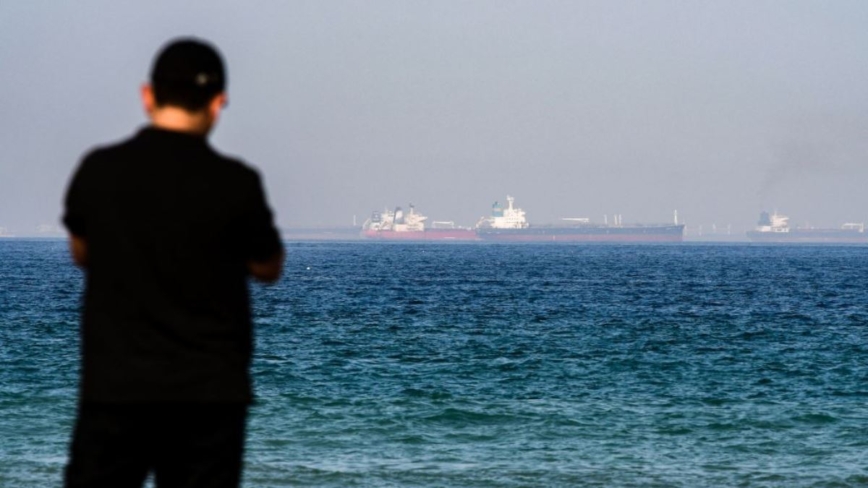 突發：伊朗海軍在阿曼灣扣押一艘希臘籍油輪