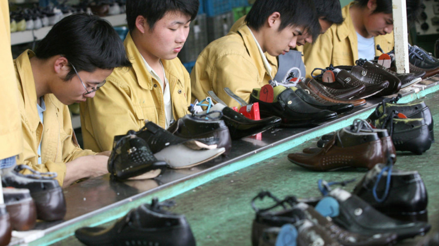 进退两难 温州鞋厂老板感叹“生不如死”