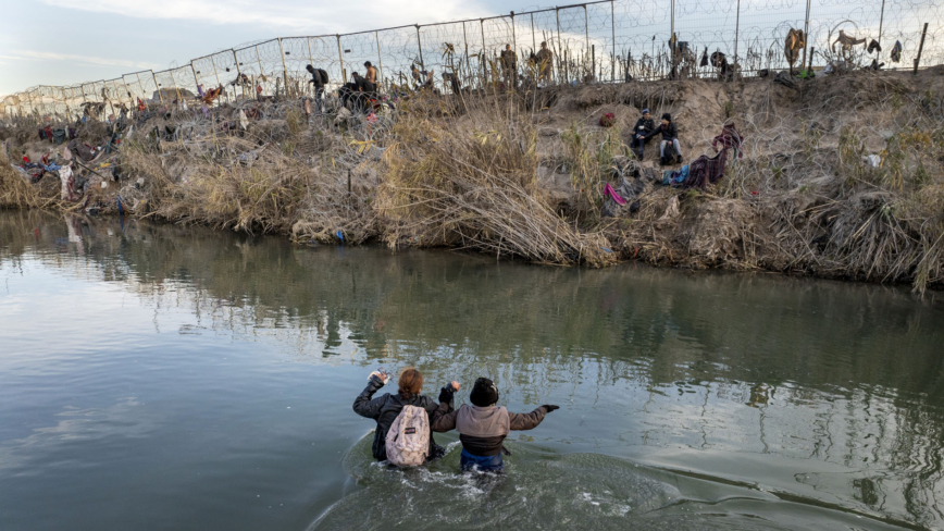 三移民溺亡邊境河 聯邦與德州再起爭議