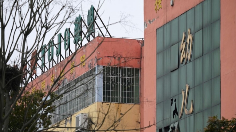 疑宿舍上鎖 河南英才學校火災13名小學生遇難