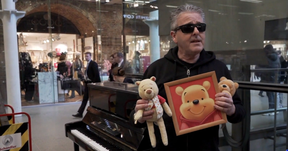 The British Pianist Returns to the Station to Play the Piano: Victory ...