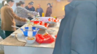 贵州禁村民摆酒席 副镇长带队给食物撒盐（视频）