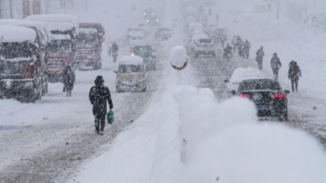 新年临近 中国遭暴雪冻雨袭击 11省紧急预警