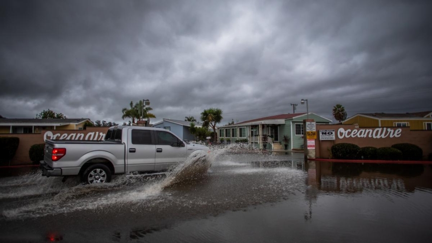 【美国聚焦】破纪录暴雨！风暴席卷加州 非法移民袭警恐面临驱逐