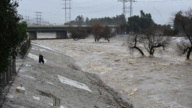 强风暴席卷加州 四千万人收警报 八县紧急状态