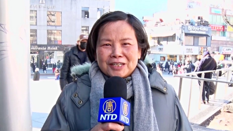美國新移民向法輪功創始人李洪志大師拜年