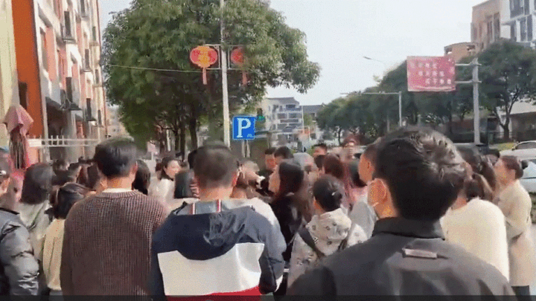 福建一私校年收費4萬元突倒閉 背後原因引猜測