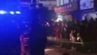 活不下去 四川瀘州男扔下4歲兒後也跳樓（視頻）