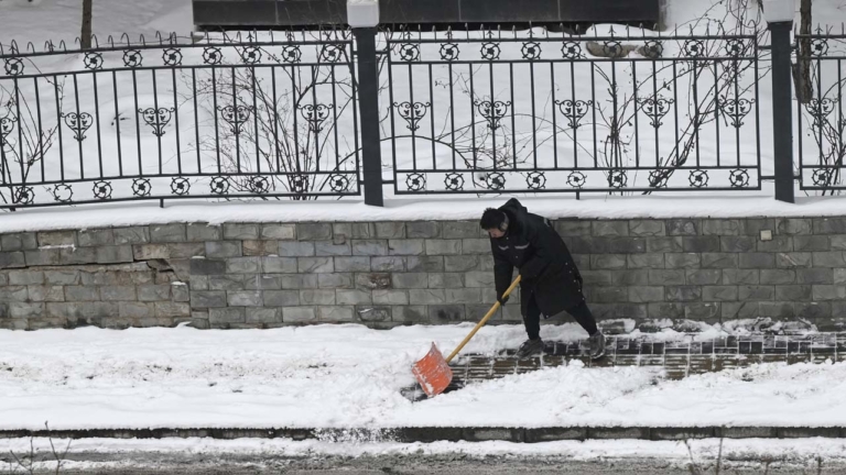 寒潮襲中國 5省雷打雪 西安凍雨連環撞車（視頻）