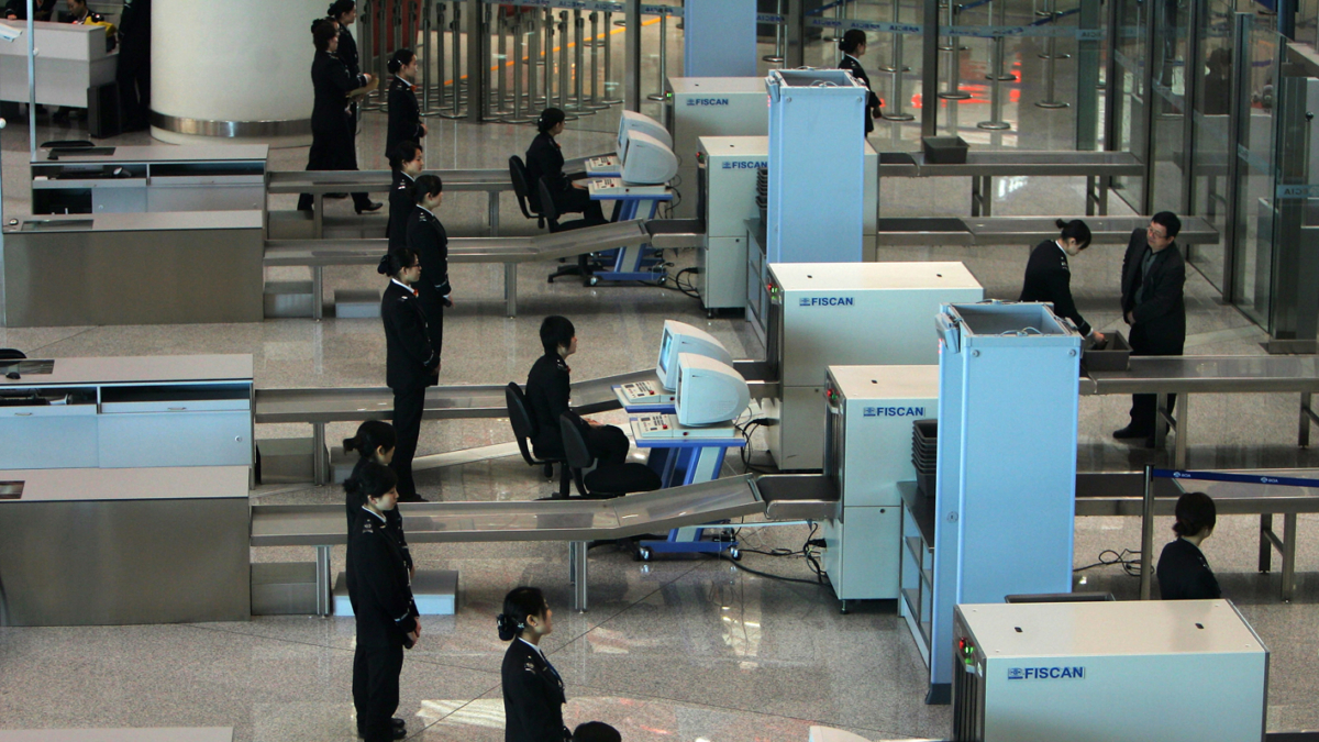 【禁闻】「走线」人数激增 中国人出国遭盘查