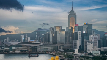 3年蒸发7.7万亿财富“香港玩完”论受关注
