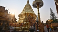 泰国男寺庙闹事 意外滑倒被佛像刺死（视频）