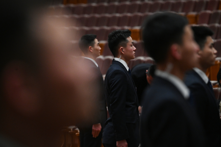 害怕禍從口出？兩會高官多拒絕外媒採訪