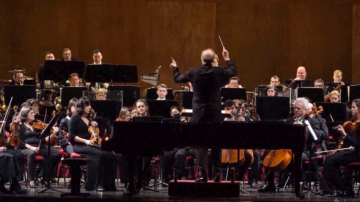 美國家交響樂團米蘭演奏 「高齡」樂器成亮點