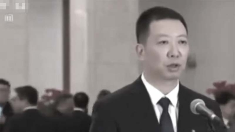 中共政協官員央視直播出糗 背稿兩度卡殼（視頻）