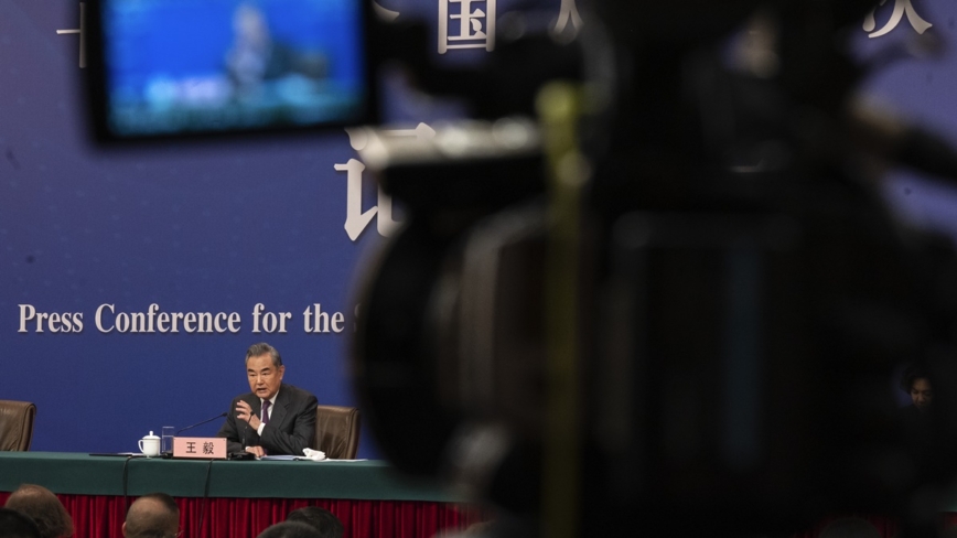 王毅称台湾是地方选举 惹嘲讽：你还没睡醒吧