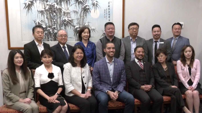 市審計長會見中國城亞裔銀行 宣布政府存款計劃