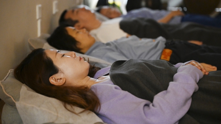 【禁聞】躺平之後 中國青年又推新時代十不青年