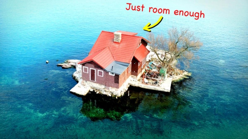 组图：世界最小岛屿 仅容纳一栋房子一棵树