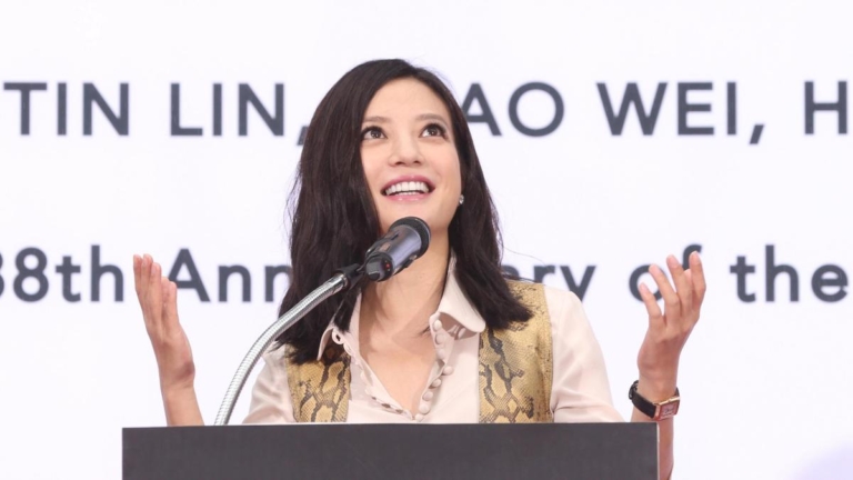 趙薇微博解禁打碼消失 或將復出？
