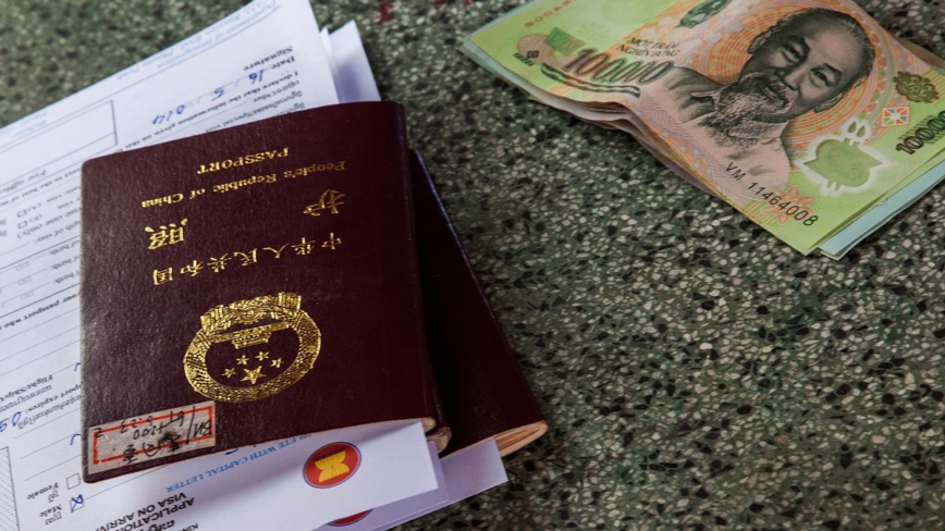 中國多地停辦護照 「走線」潮依然不減