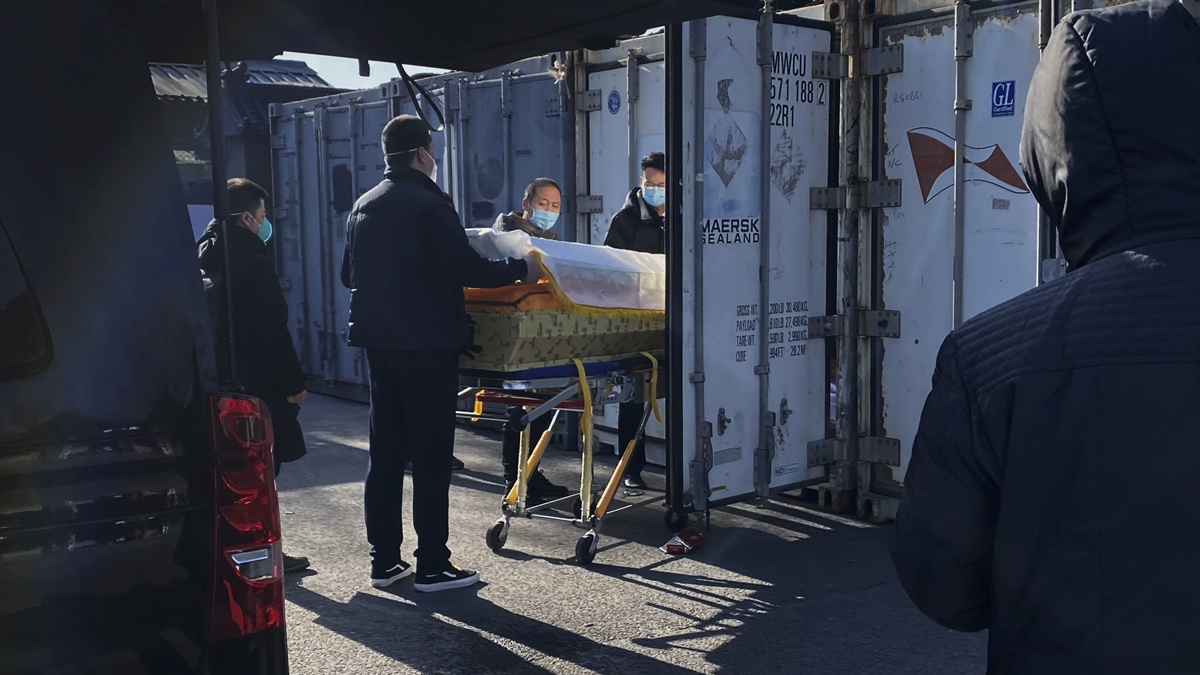【禁闻】记者直击：黑龙江新坟翻倍 内蒙火化炉昼夜不停