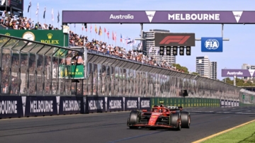 F1澳洲站：维斯塔潘退赛 法拉利包揽前二